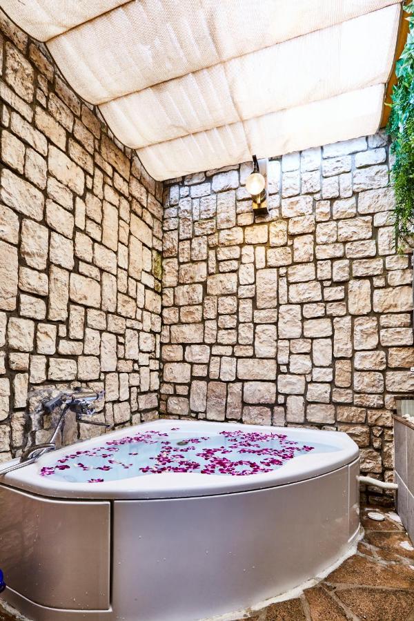 فندق Petit Bali Ikebukuro (Adults Only) طوكيو المظهر الخارجي الصورة